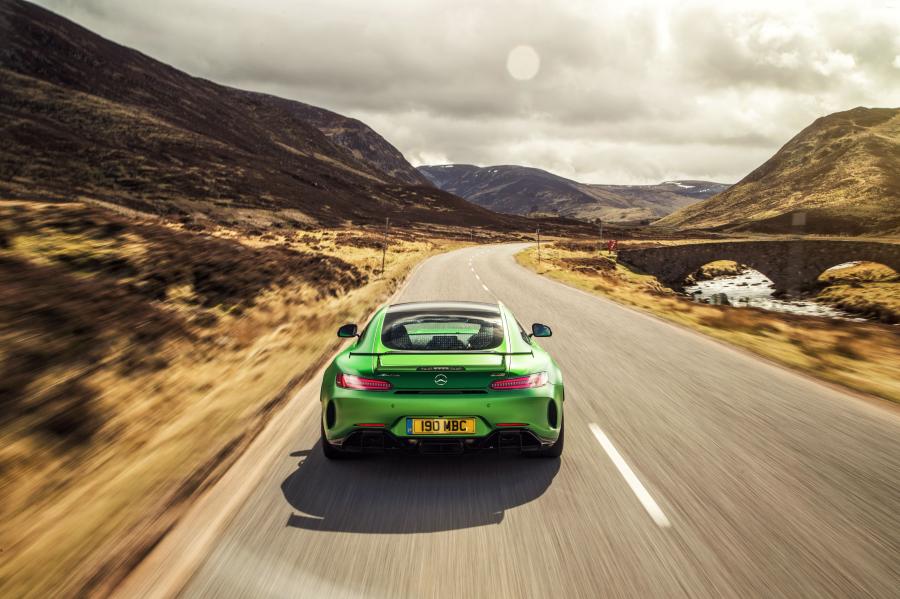  Mercedes-AMG GT R 2017 года  (UK) (фото 10 из 40)